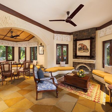 The Riverview Retreat Corbett By Leisure Hotels Garjia Bagian luar foto