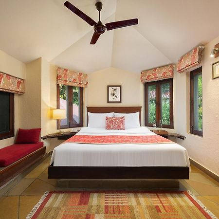 The Riverview Retreat Corbett By Leisure Hotels Garjia Bagian luar foto