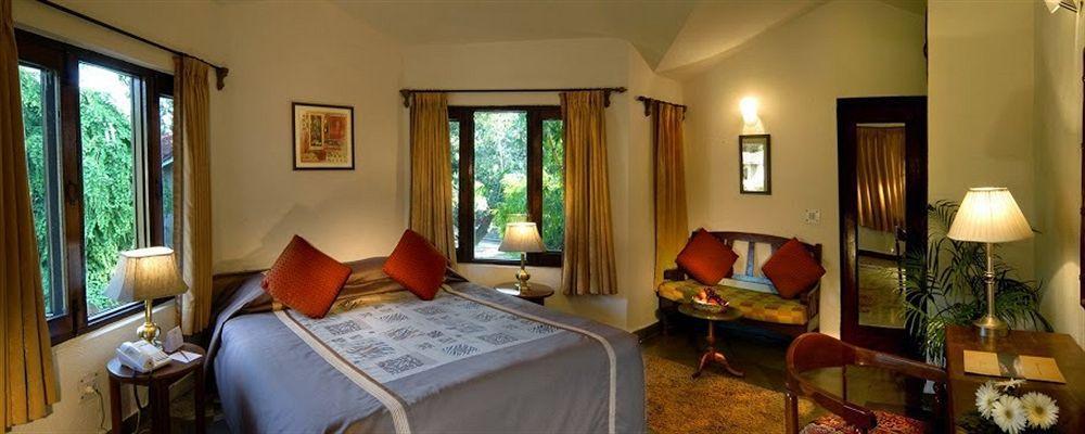 The Riverview Retreat Corbett By Leisure Hotels Garjia Ruang foto