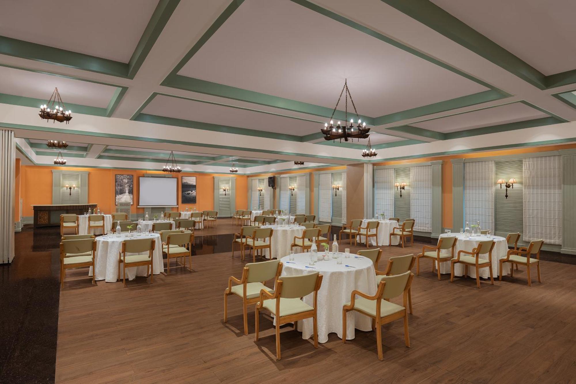 The Riverview Retreat Corbett By Leisure Hotels Garjia Bagian luar foto