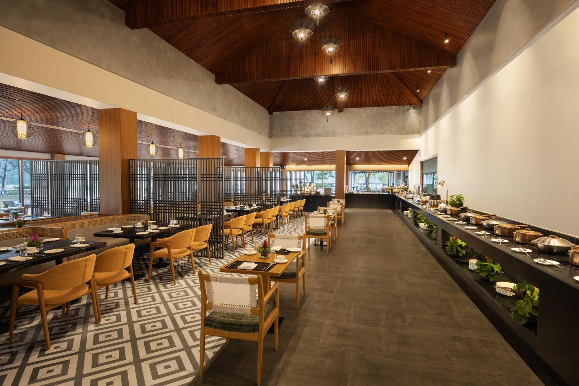The Riverview Retreat Corbett By Leisure Hotels Garjia Bagian luar foto