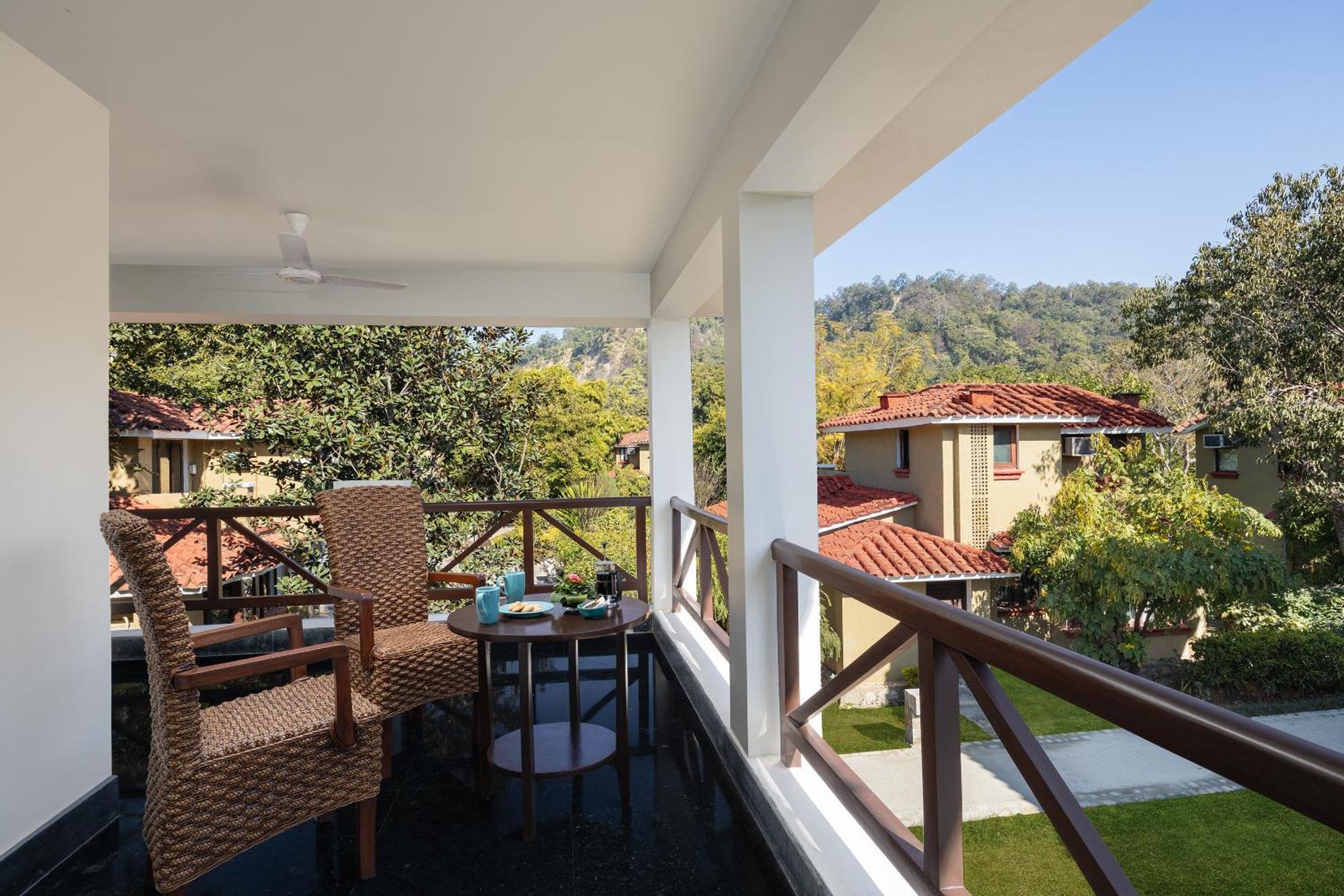 The Riverview Retreat Corbett By Leisure Hotels Garjia Bagian luar foto