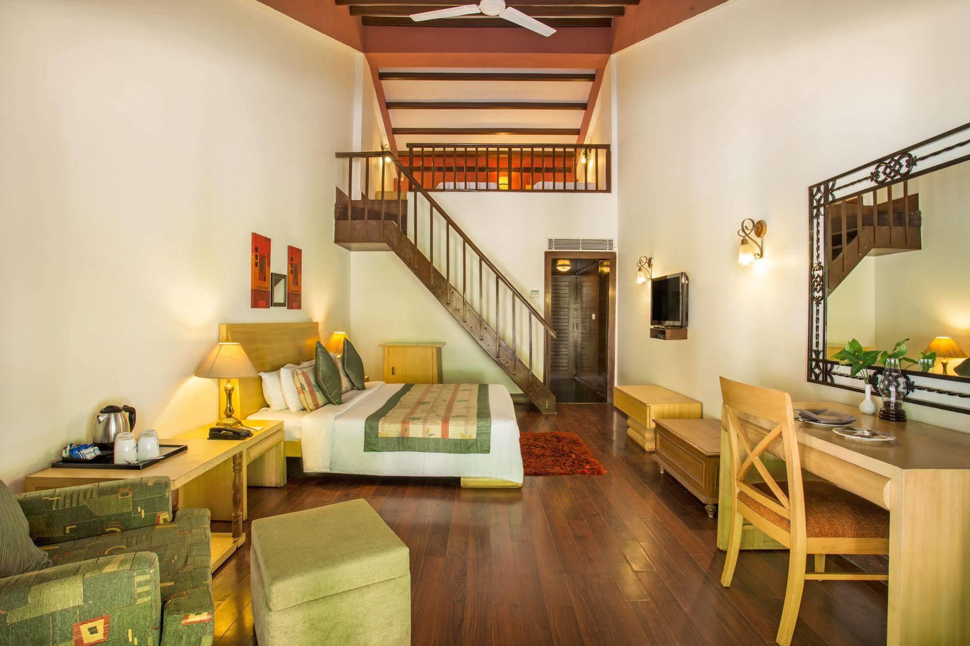 The Riverview Retreat Corbett By Leisure Hotels Garjia Bagian luar foto