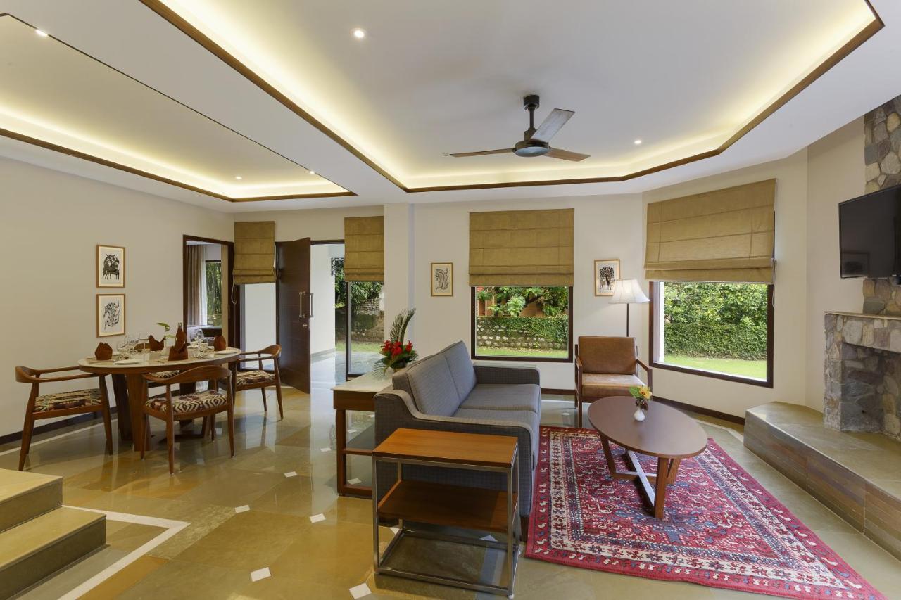 The Riverview Retreat Corbett By Leisure Hotels Garjia Bagian luar foto