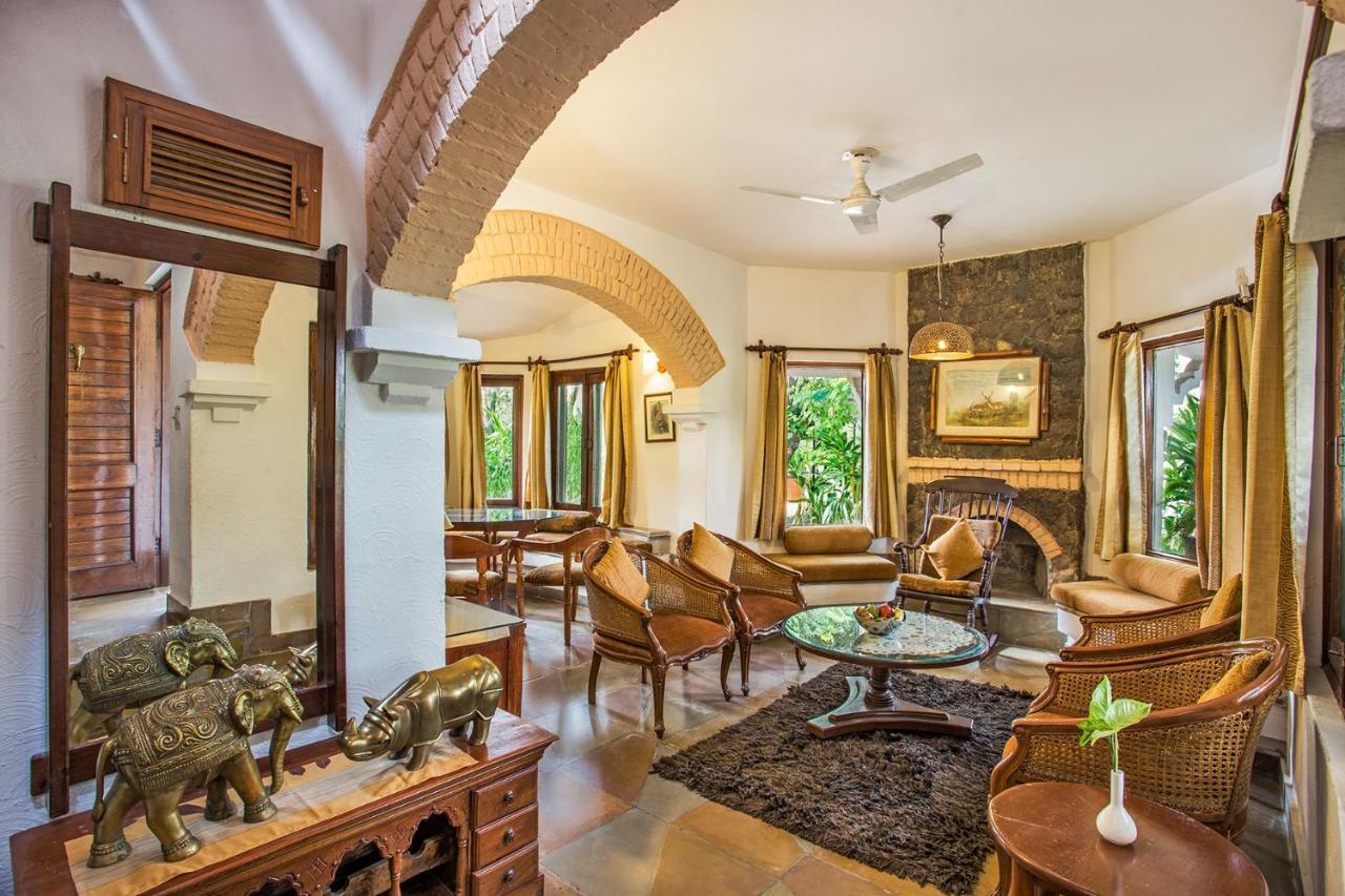 The Riverview Retreat Corbett By Leisure Hotels Garjia Bagian luar foto